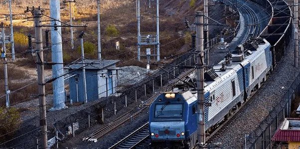 大秦线火车脱线前司机跳车受轻伤，是否有其他人员伤亡？