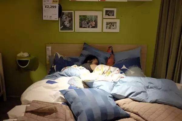 考试紧张复习时，为什么睡一觉后会觉得脑子更好使了？