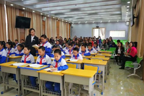 披造句子简单的