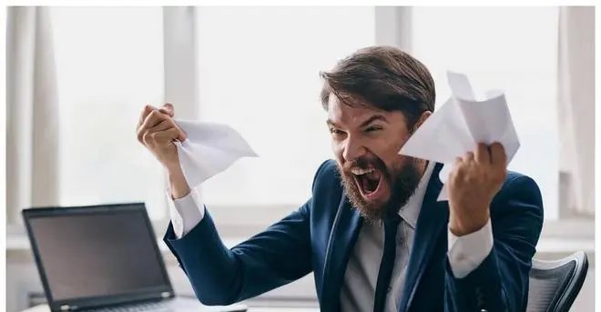 暴怒无常的意思