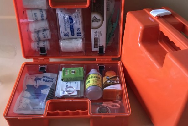 生产急救包的上市企业