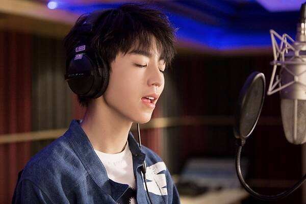 王俊凯送粉丝礼物是出于怎样的初衷呢?