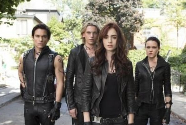 《圣杯神器:骸骨遗城》中女孩为了拯救世界,为何杀死了自己的父亲?