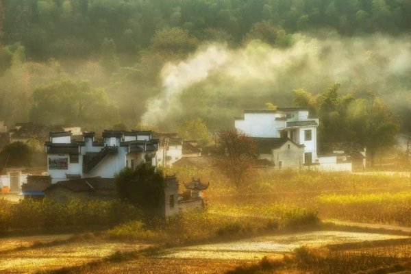 他乡纵有当头月 不及家乡一盏灯出处什么意思