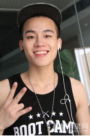 2013年快乐男声全国总决赛前十强都有谁啊？？?