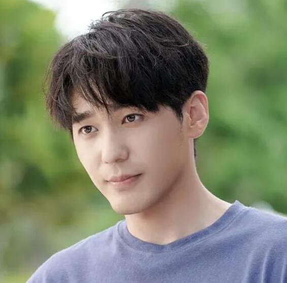 假日暖洋洋里侯昊真实身份