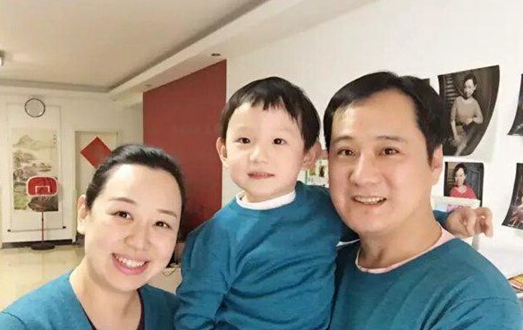 关凌第一任丈夫