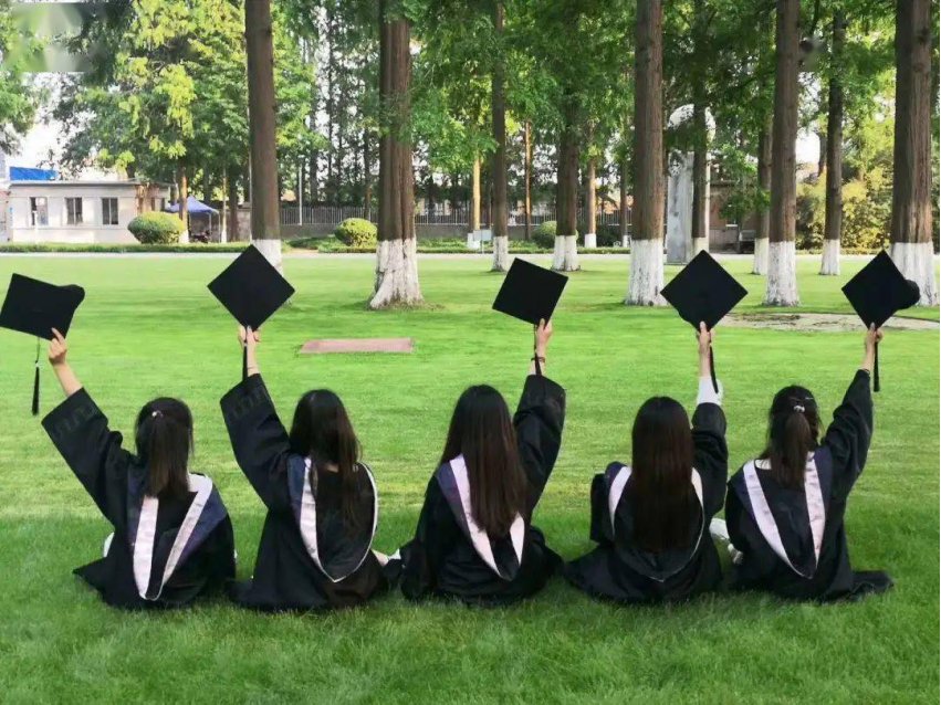 成语前程似锦的出处是