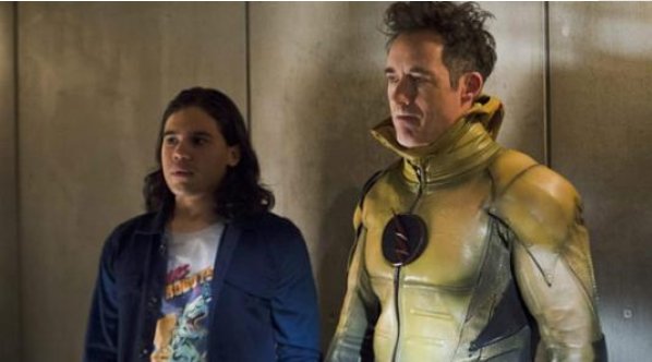 闪电侠中博士的身份是什么时候被发现的