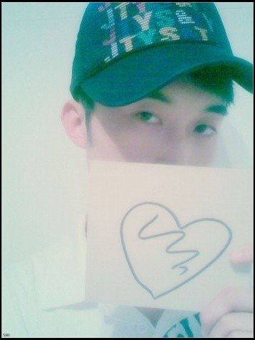 求CV漠然照片，跪谢！！