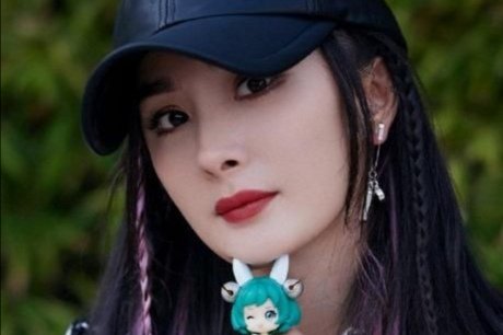 杨幂春晚节目被毙,是主动的还是被动的?