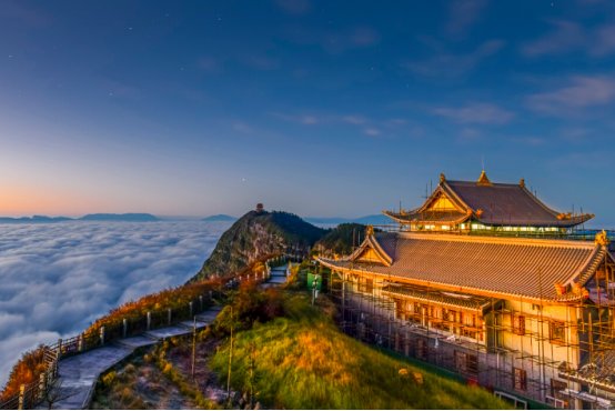 娥眉山月歌的译文