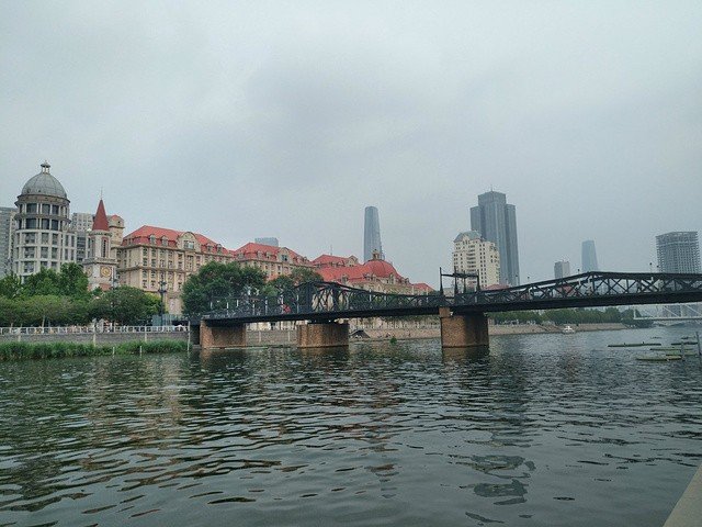 艾青最经典的10首诗