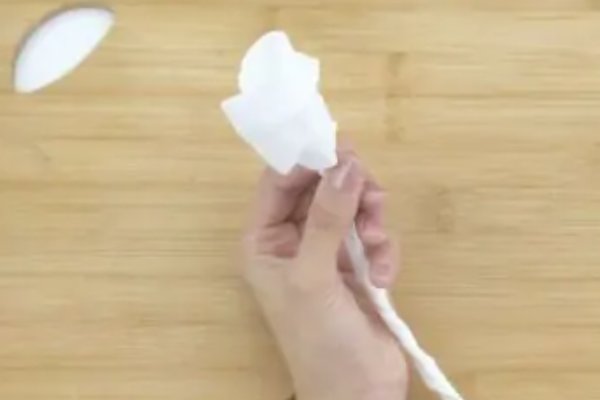 餐巾纸怎么折花
