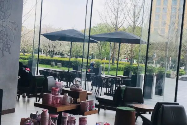 小区解封后，上海人做的第一件事买咖啡，这是为什么？