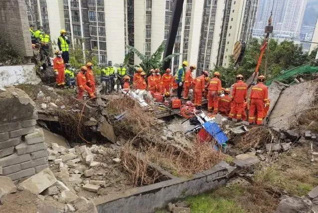 重庆垮塌食堂现场已被夷为平地,事故发生时职工们都在干什么?