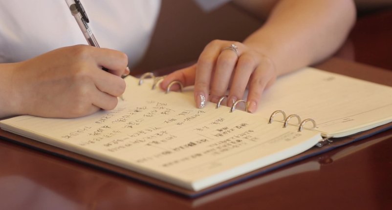 打,落,飘,分别能造什么造句(二年级)很短？