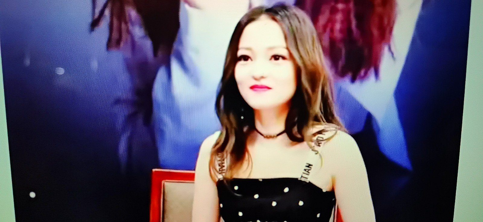 嗲声嗲气是啥意思