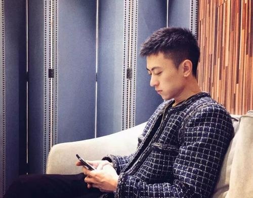 撞毁千万豪车,前女友母凭子贵,拿4千万分手费,“沪上皇”秦奋如今怎样?