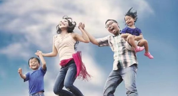 和儿子媳妇在一起高兴说说