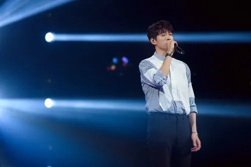 变成一只野兽的歌曲是什么?