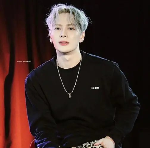 王嘉尔成首位登上科切拉舞台的中国歌手，科切拉在音乐界地位如何？