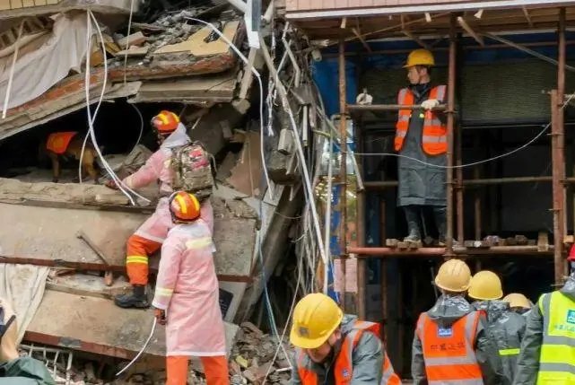 长沙自建房事故造成23人被困,39人失联,此事故给予了什么哪些警示?