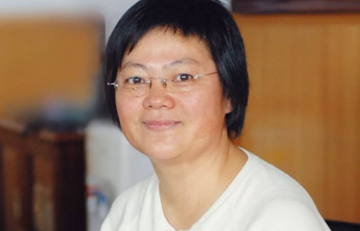 孩子最近老是和同学交换玩具，说了很多次也没用，是什么原因引起的？