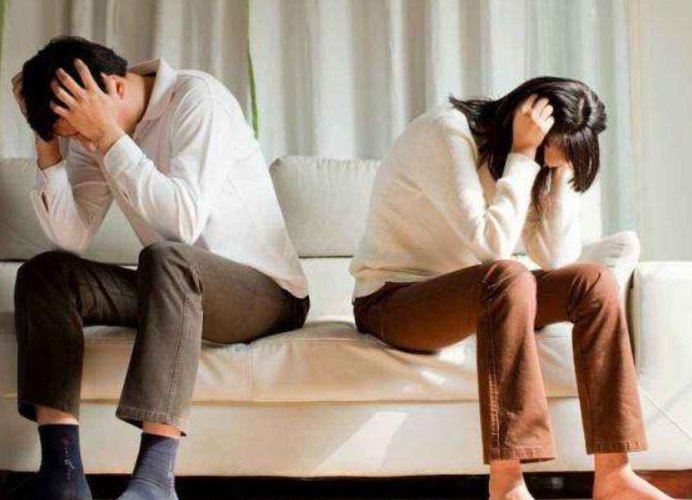 女朋友不听话，就能用父母的方式对待他，就能打他吗