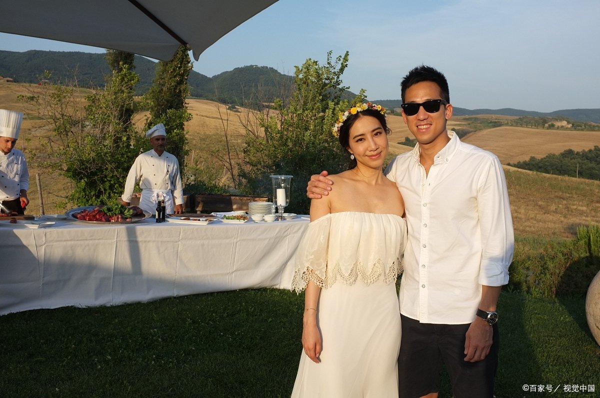 发现曾经自己觉得善良的小姑子，人前一套人后一套，怎么办？