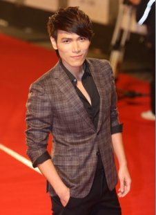 我需要 杨宗纬2008 star!star! 星空传奇演唱会，百度网盘的链接有没有呀！想要！