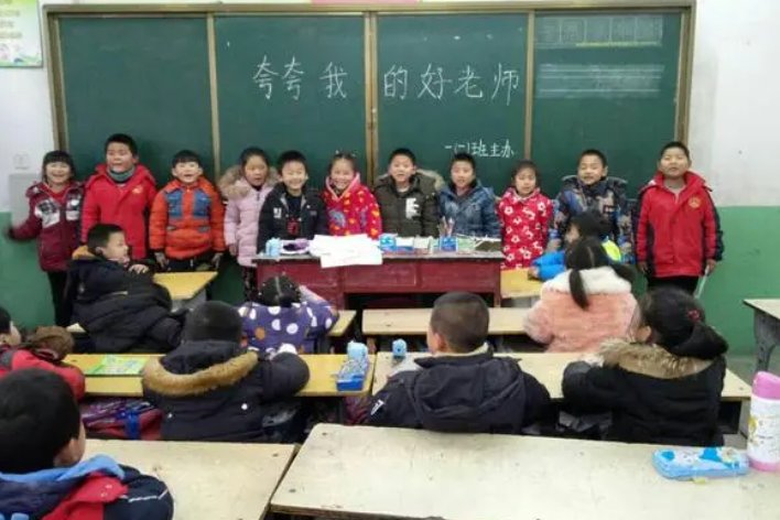 名人赞美老师的现代诗