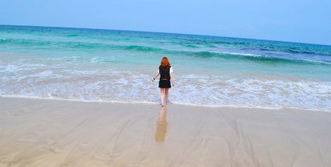 女大学生在公交车上被“猥亵”，女孩：太猥琐，摸完我又去摸别人！如何看？