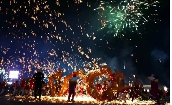 李白诗句“炉火照天地”