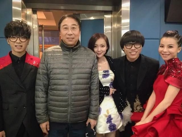 华晨宇和《花儿朵朵》总冠军汪小敏谈过恋爱，他都有过哪些情史？