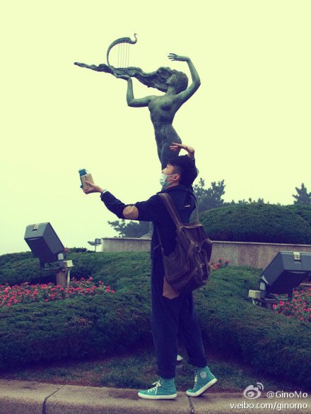 求CV漠然照片，跪谢！！