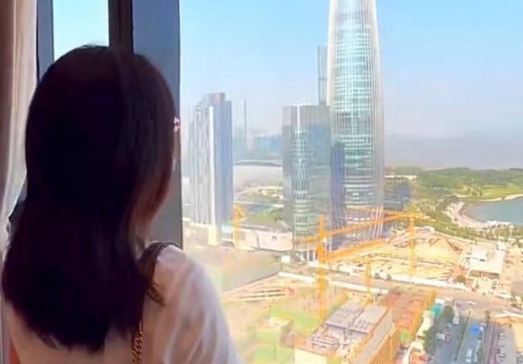 “我在深圳卖豪宅：比小房子好卖”上热搜，为何会造成这一现象？
