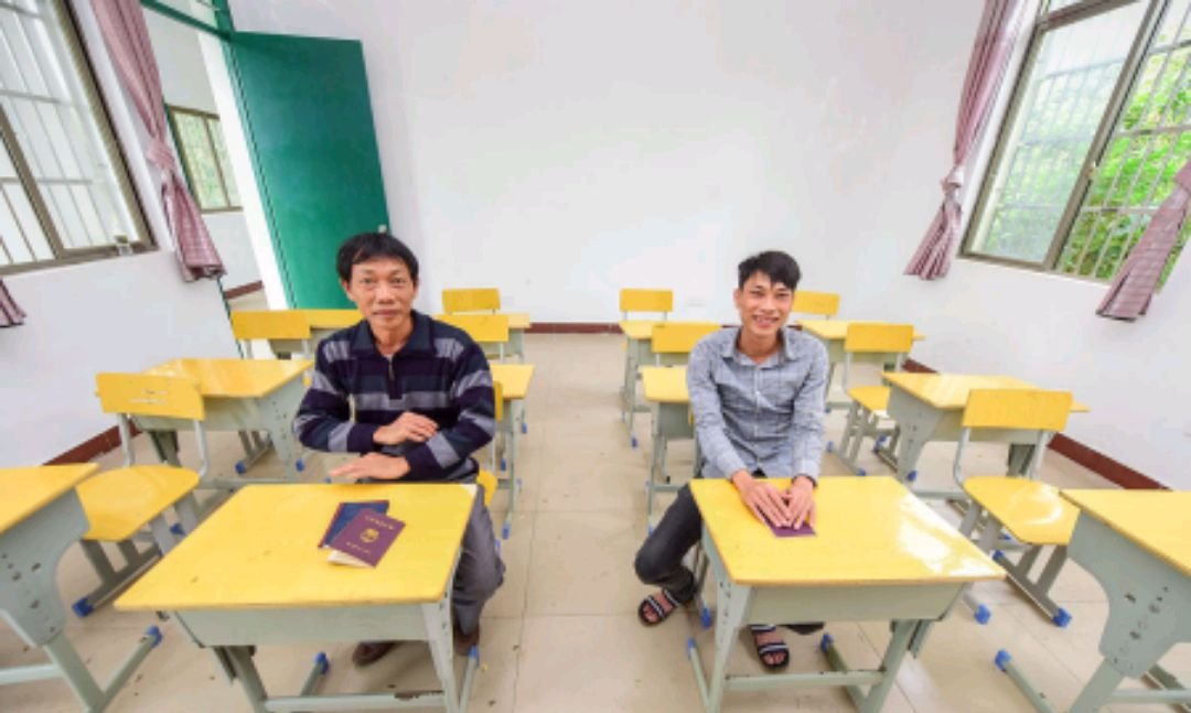 父亲对我要求极度严格，我该怎么和他沟通？