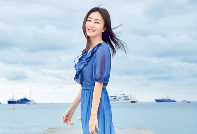 黄晓明被谁养了4年？