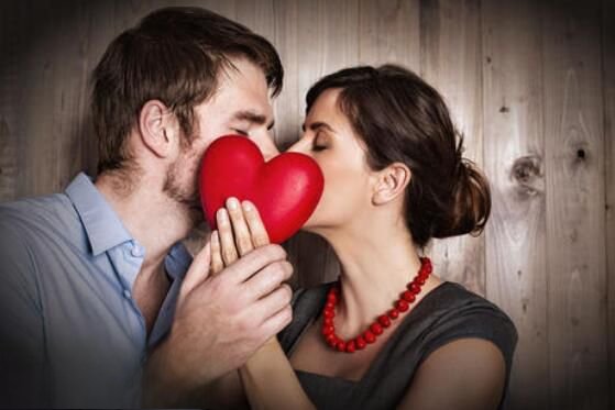 接吻伸舌头的男生是不是老手 能通过接吻看出男生渣吗