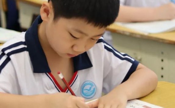 无限遐想的意思是什么