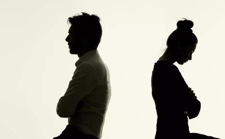 女子回应已婚高管致其流产后道歉，称对方没诚意，这件事你的看法是什么？