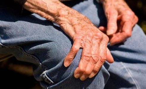 老人临终前为什么掀被子?