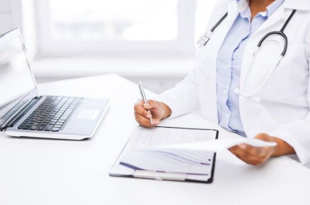 如何查询执业医师技能考试成绩？