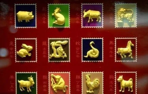 群龙无首是什么生肖?