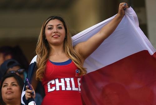 CBA赛场球迷互殴，双双遭行拘，为什么球迷这样疯狂？