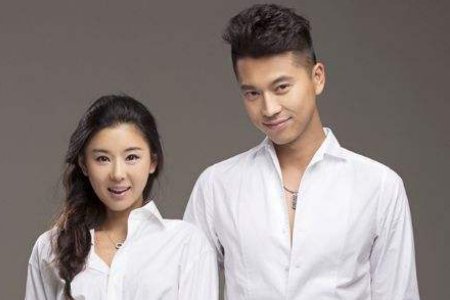 李小萌的父亲是冯巩吗?