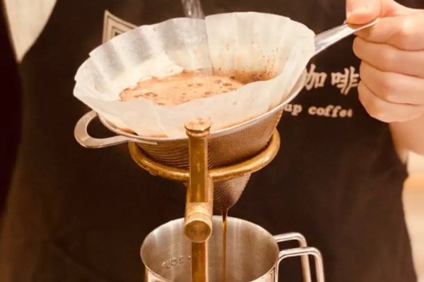 小区解封后，上海人做的第一件事买咖啡，这是为什么？