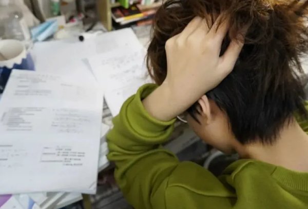 为什么学生做错题时要插笔纠错？如何纠正？