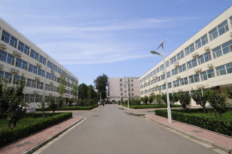 石家庄辛集中学招生办电话